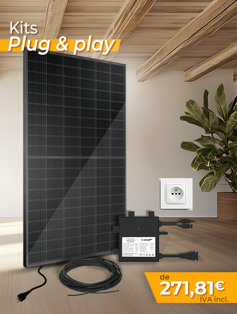 Kit solar plug-and-play Ultra Light de 900Wp a 527,03 euros IVA incl., con un enchufe al fondo.